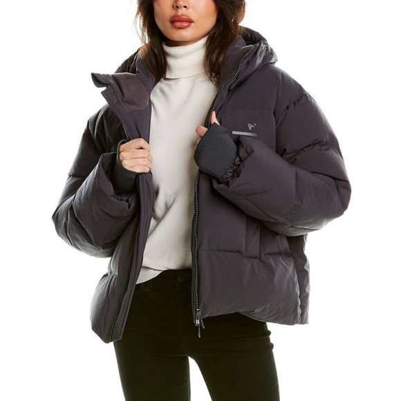 The Arrivals AER Alpine women’s cropped puffer jacket NWT